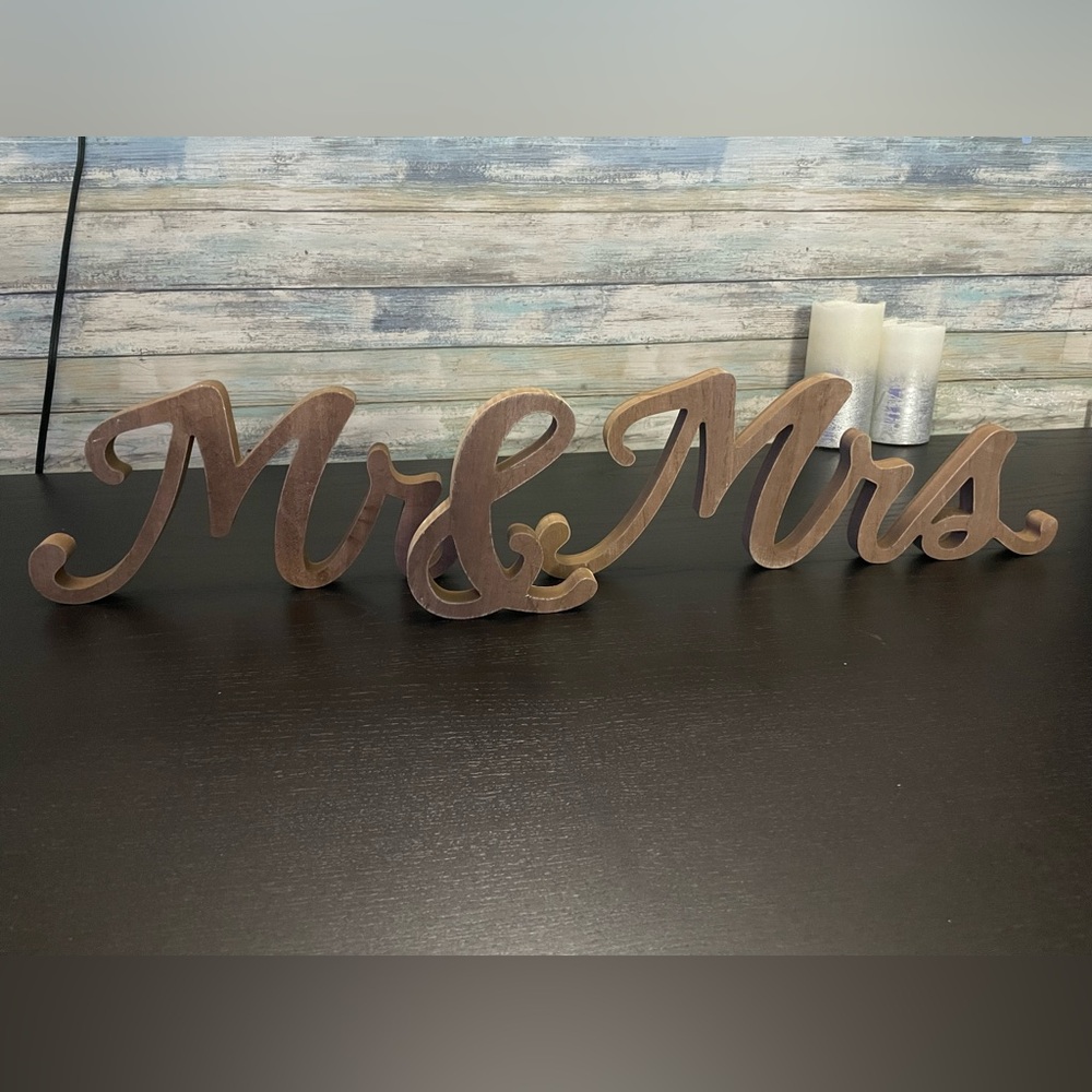 Mr & Mrs Table Sign